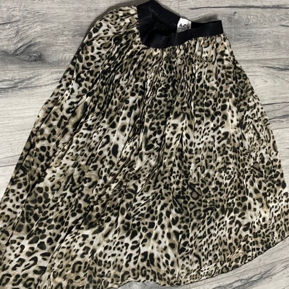 Leopard skirt - Picture 2 of 2